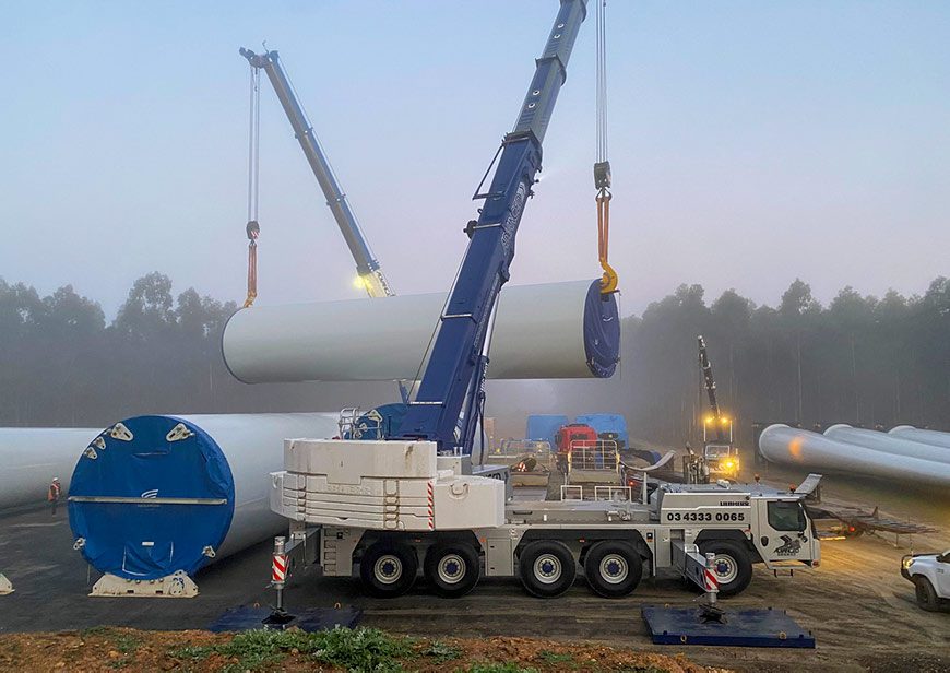 The delivery of components at the Stockyard Hill Wind Farm (Credit: Goldwind).